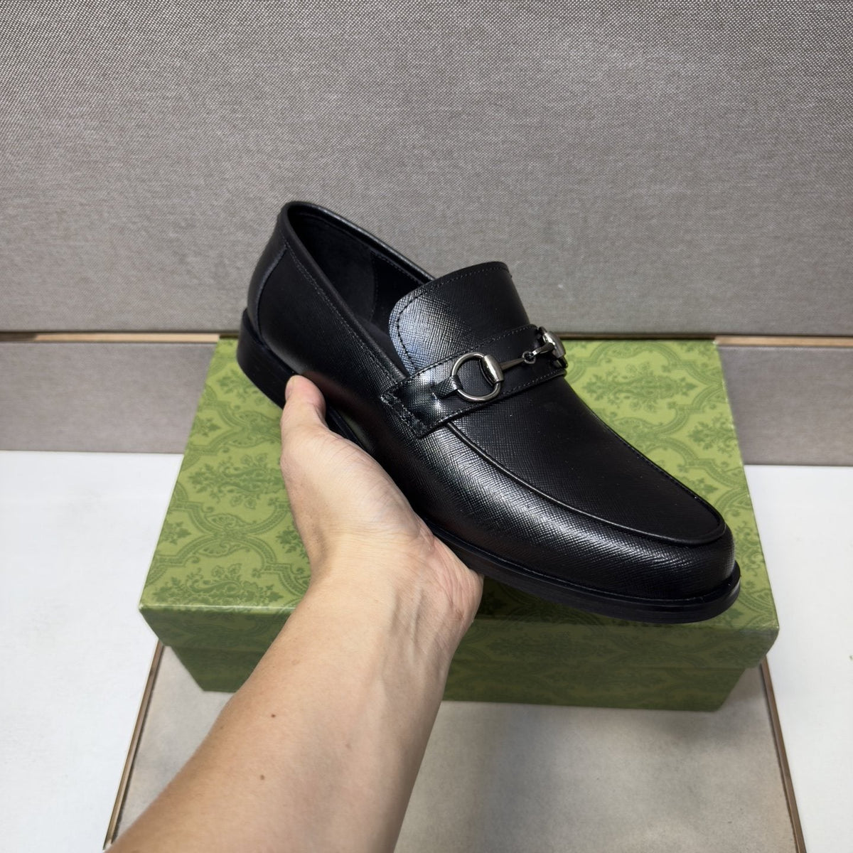 Gucci Men's Black Metal-Detail Loafers - Leather Lining