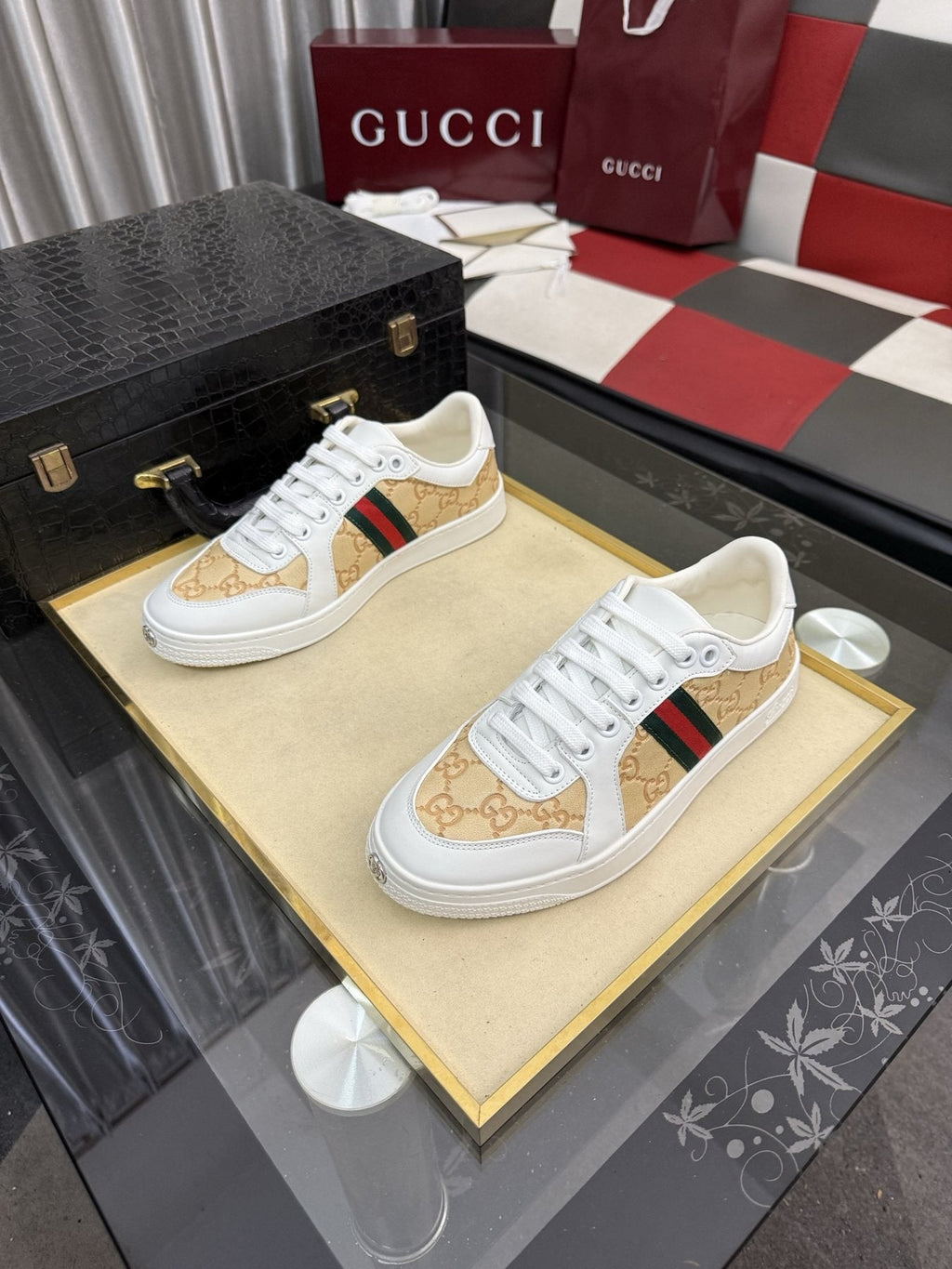 Gucci Patterned Low-Top Sneakers with Stripes